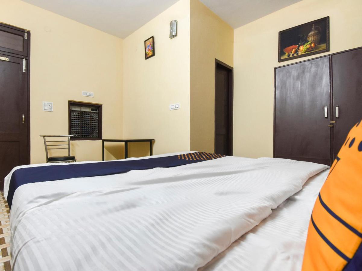 Spot On 70295 Sky Inn Jalandhar Buitenkant foto