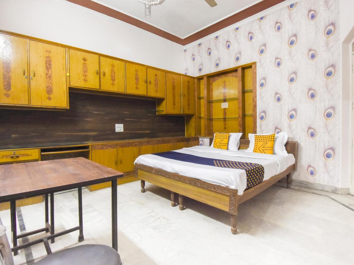 Spot On 70295 Sky Inn Jalandhar Buitenkant foto