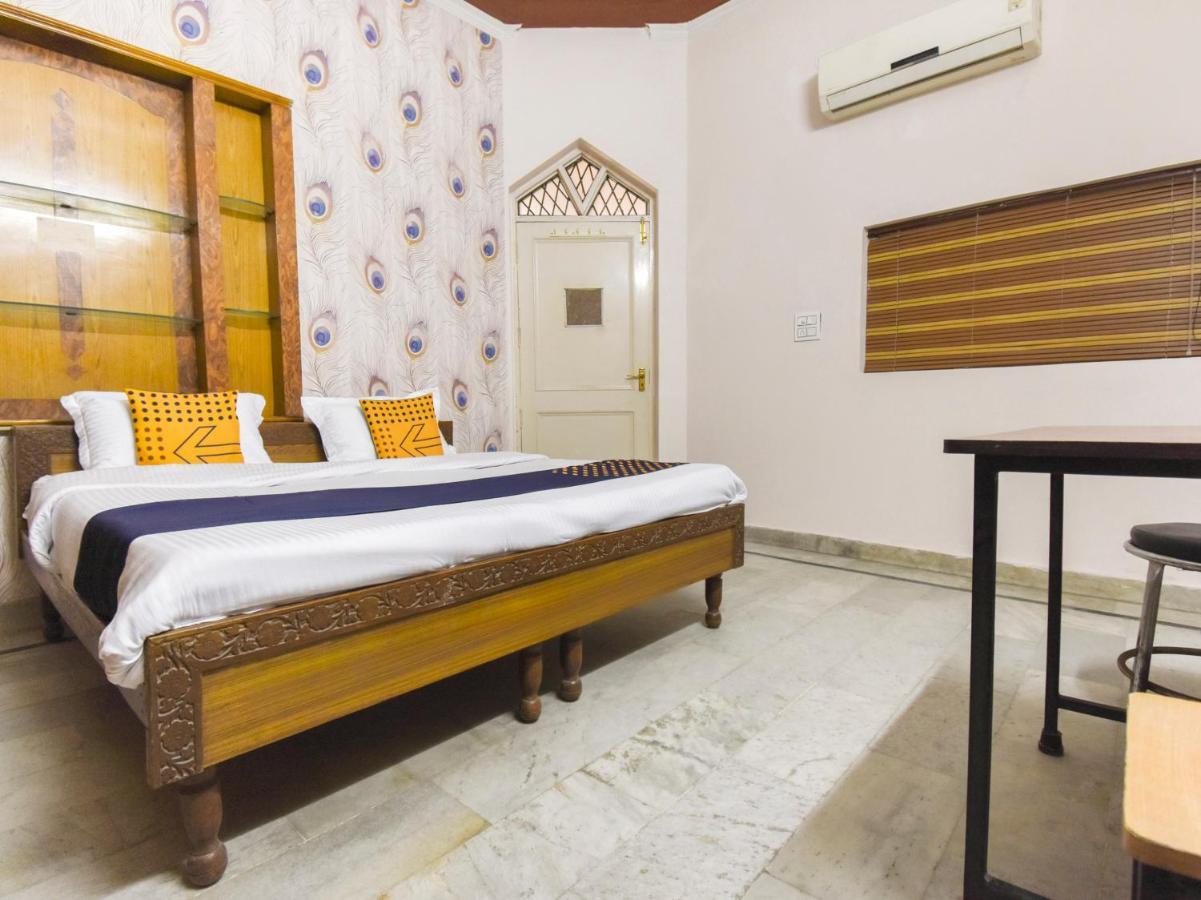Spot On 70295 Sky Inn Jalandhar Buitenkant foto