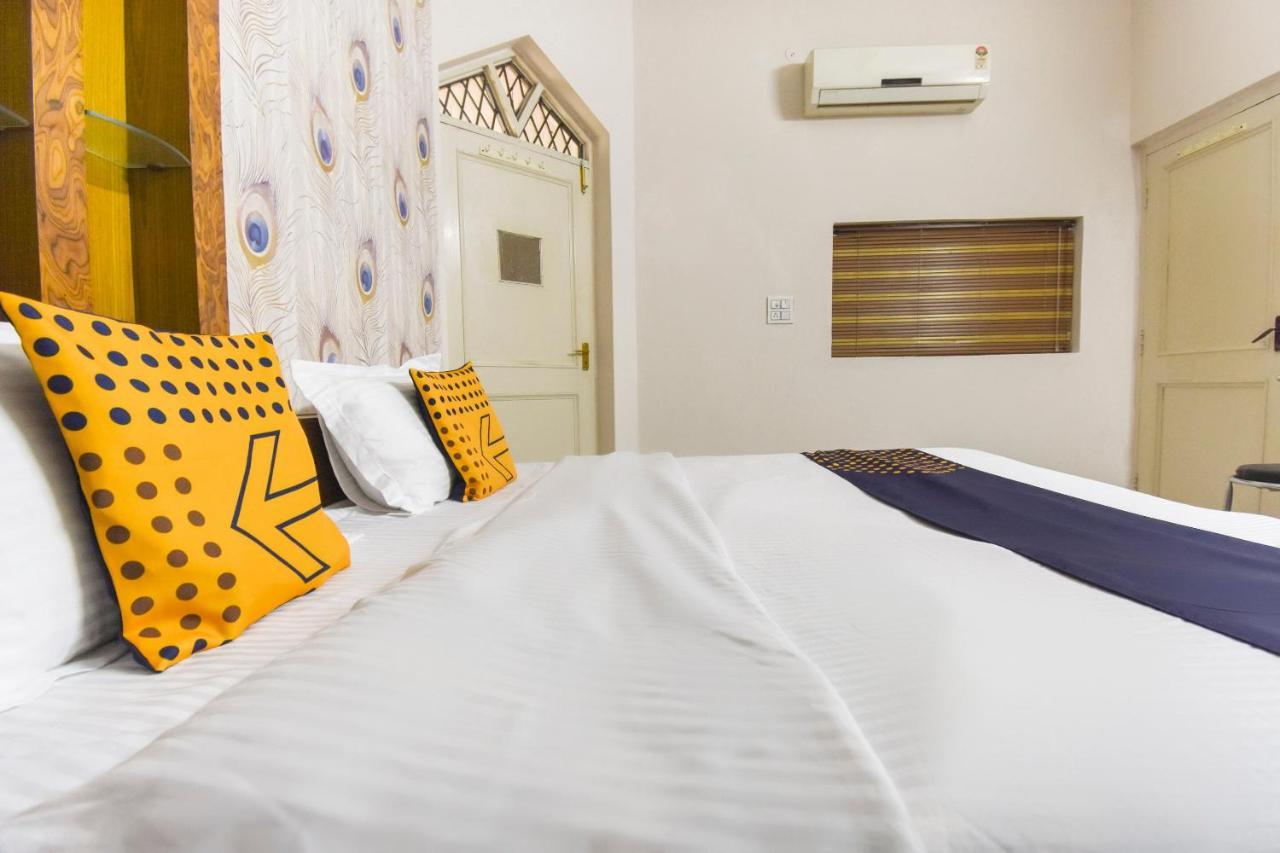 Spot On 70295 Sky Inn Jalandhar Buitenkant foto