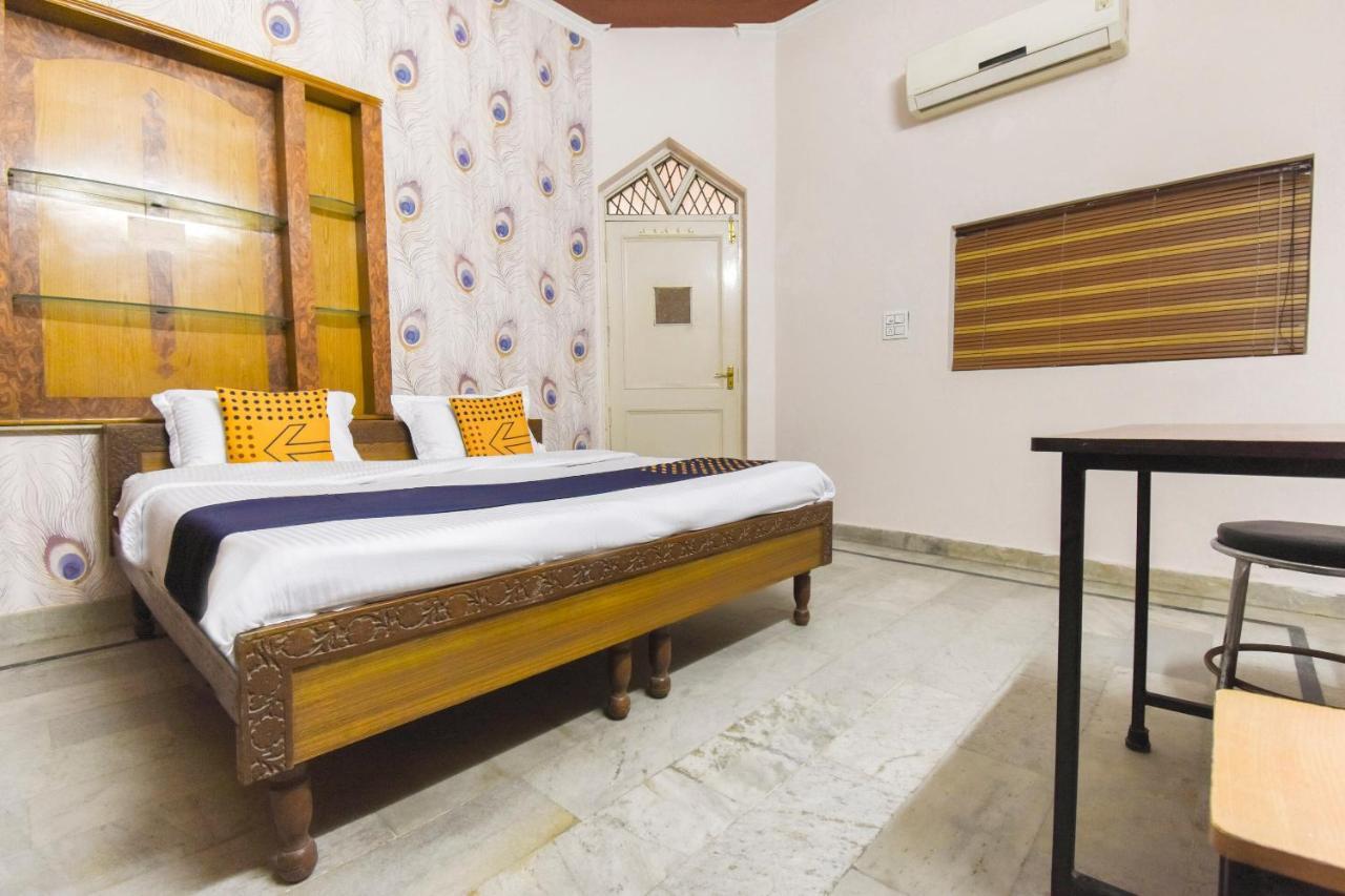 Spot On 70295 Sky Inn Jalandhar Buitenkant foto