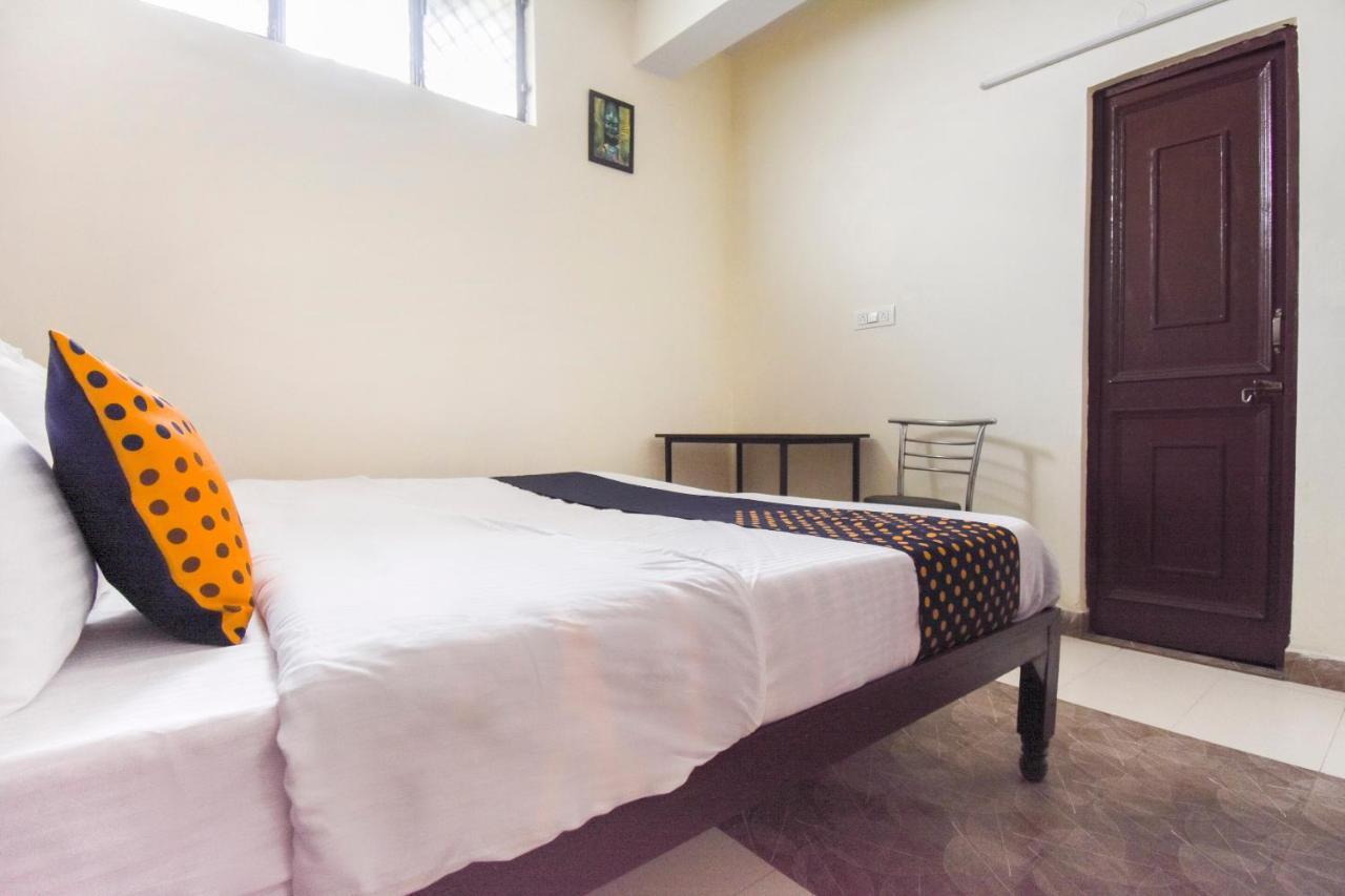 Spot On 70295 Sky Inn Jalandhar Buitenkant foto