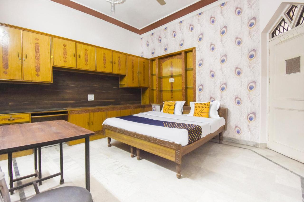 Spot On 70295 Sky Inn Jalandhar Buitenkant foto