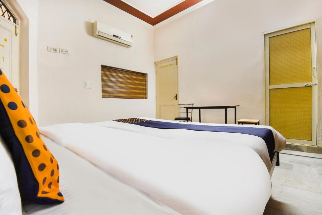 Spot On 70295 Sky Inn Jalandhar Buitenkant foto