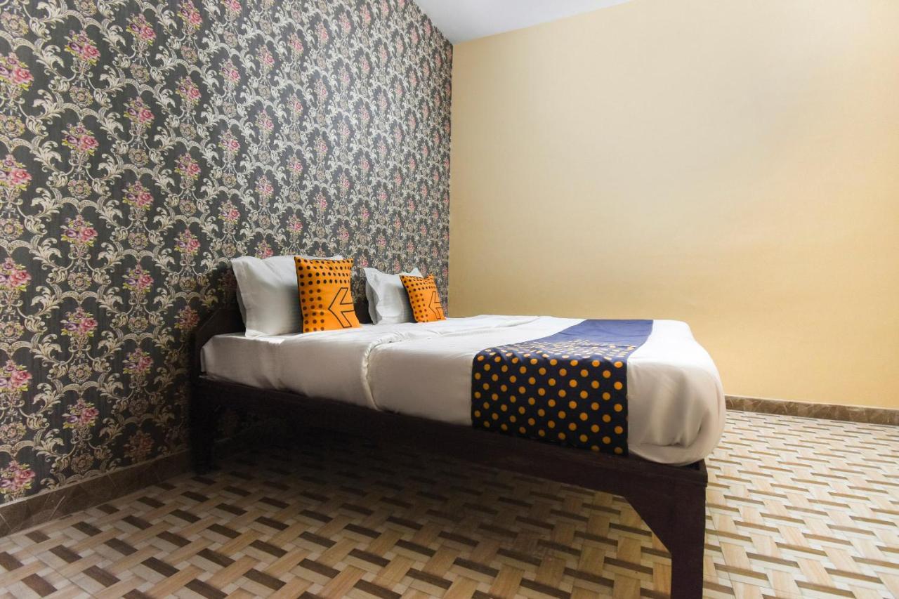 Spot On 70295 Sky Inn Jalandhar Buitenkant foto